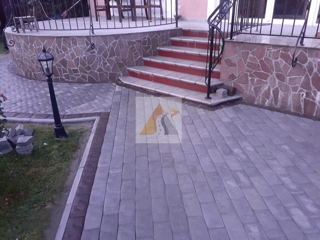 ukladka trotuarnoy plitki angliskiy buljnik2